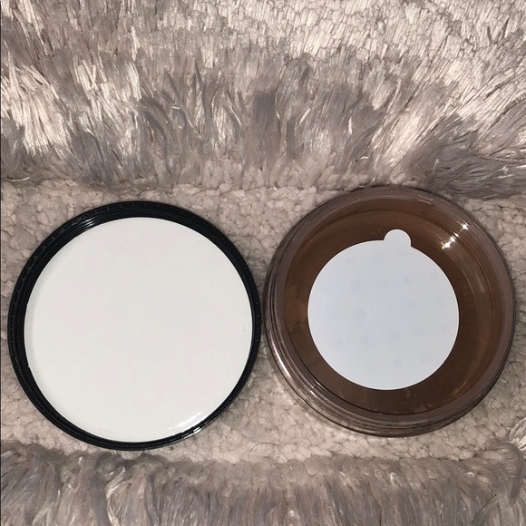 New BareMinerals foundation in Deepest Deep - Picture 3 of 4